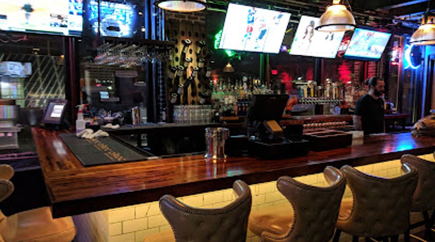 300 Craft & Rooftop