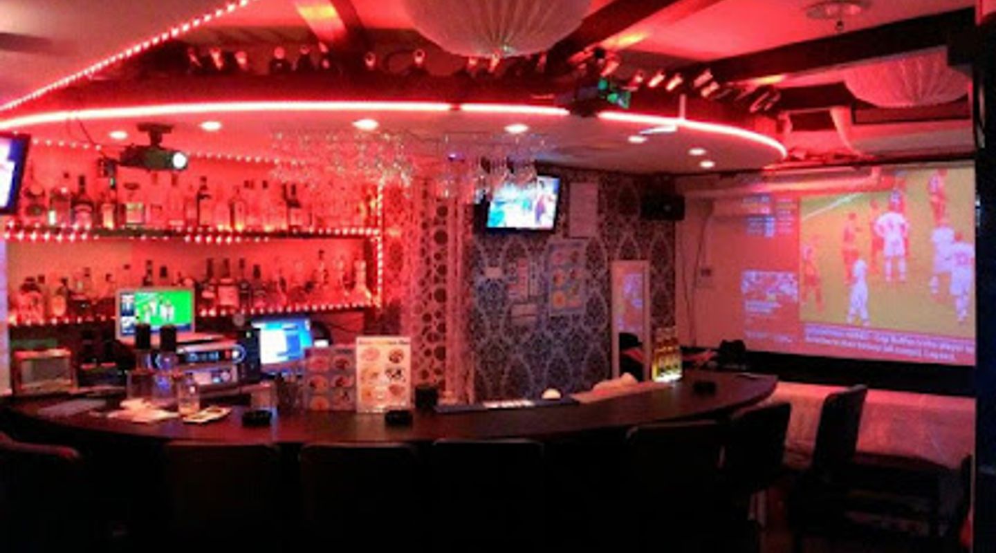 H2 INTERNATIONAL BAR