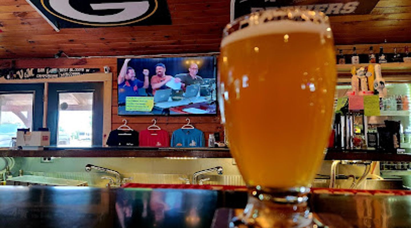V & M Bar and campground