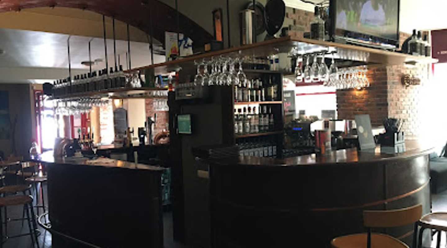 Pub With No Name