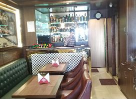 SPLASH RESTAURANT AND BAR MALL