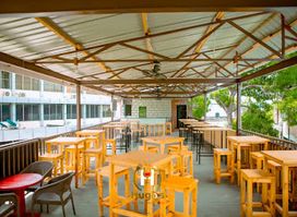 Hugo Bar