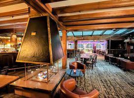 Dr. Holms Restaurant