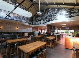 Crowded House Bar & Eatery