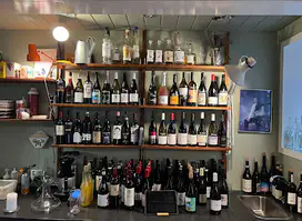 Vínstúkan Tíu sopar /Restaurant /Wine Bar