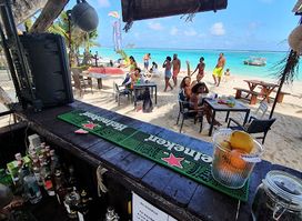 ＲＯＹＡＬ ＢＡＹ ＢＥＡＣＨ ＣＬＵＢ
