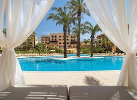 Pool Bar