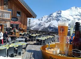 Lo Ratrak food & drink
