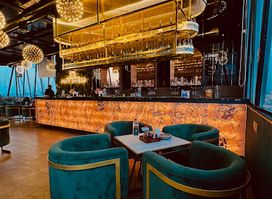 PINT HOUSE ( AIRBAR . BREWERY . LOUNGE )