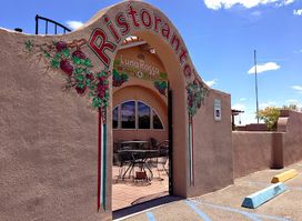 Luna Rossa Winery & Pizzeria