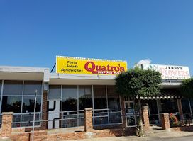 Quatro's Deep Pan Pizza