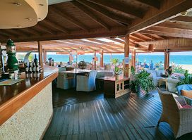 Patty's Lounge Bar