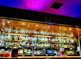 IV30 Cocktail and Wine Bar