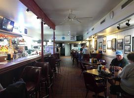 Roxey's Bar & Grill