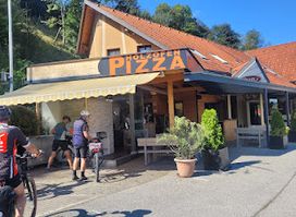 Charly Wirtshaus & Irish Pub