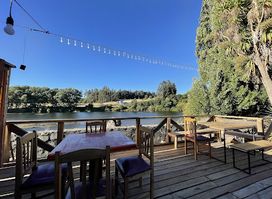 Chinaski Bar