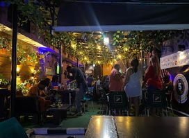 southpaw lounge