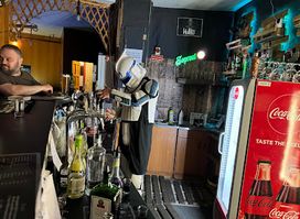 Holmes Pub