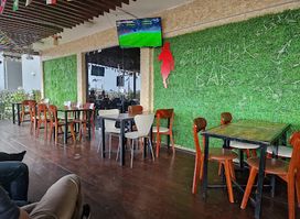 SUMMER BAR