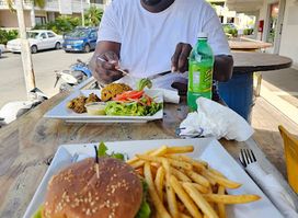 Mr. Papaya's Coffee&Juice Bar| All Day Breakfast | Lunch | Dinner | Crepes