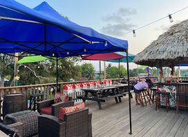 Ella's Restaurant/cool spot