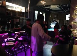 Fat Willy's Dirty Dick's Bar & Cafe
