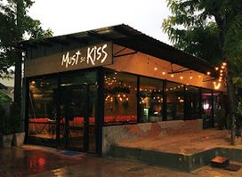 Must So Kiss