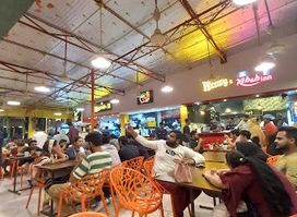 Wendy's food Court