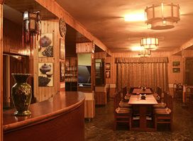 New Lion Gate Hotel, Restaurant & Bar