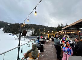 Champagne Lounge