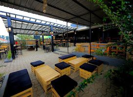 Shooters Bar And Grill
