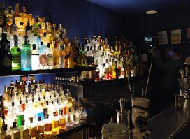 Happening cocktail bar