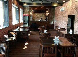 Grill to Chill - Best Restaurant in Rishikesh, Best Bar in Rishikesh, Best Banquet Hall in Rishikesh, Hotel Room in Rishikesh