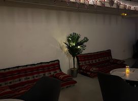 مقهى غُصن أبيض