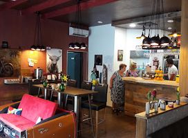 BURNOUT WILDALPS Pub Restaurant/ Küche Zimmer/Appartement Friseur/Beauty