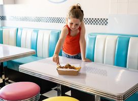 Lola's Burgers & Shakes