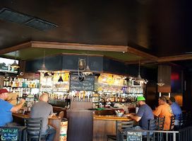 Dax's Downtown Bar & Grill
