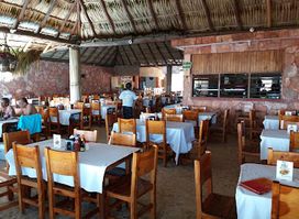 El Pulpo Restaurant-Bar