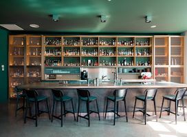 Bar Louise