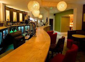 Oak Bar & Terrace