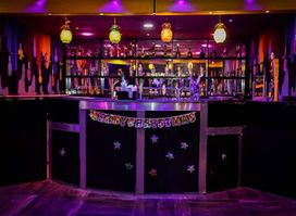 High Five Sky Lounge & Pub
