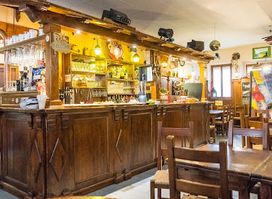 Street Saloon