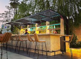 Willow Restaurant & Bar