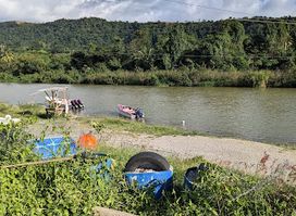 Nedi's Riverside Bar