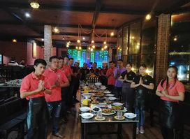 Tree Town Restaurant and Pub (ຮ້ານອາຫານ&ບັນເທີງ ທີທາວ)