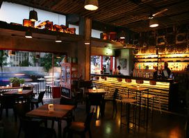 Lola Bar