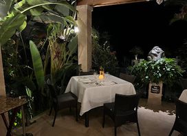 Julian’s: A Tropical French Bistro