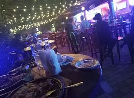 Pier One Lounge & Restaurant