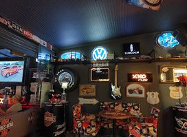 Oldieshead Bar