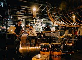 Minox Cocktailbar
